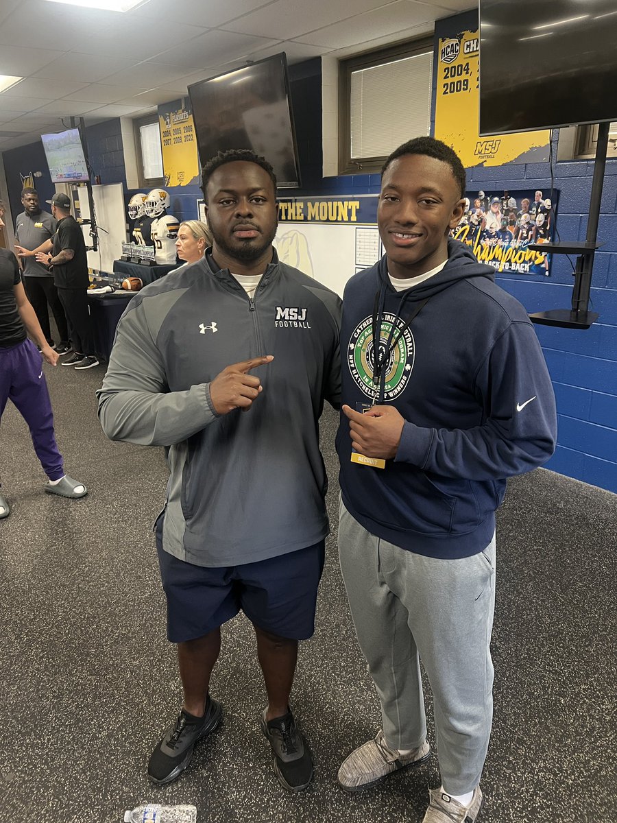 MichaelPugh24's tweet image. After a Great Visit and conversation with @Coach_DHughes I’m blessed to receive an offer from Mount Saint Joseph University! #AGTG
@Coachpeebs @CoachABarth @CathedralFBall