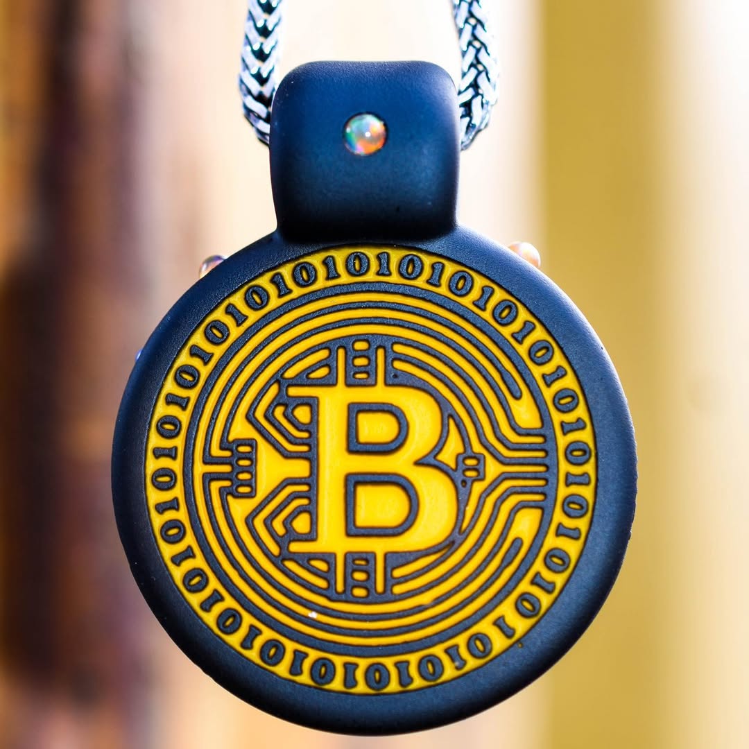 nickhiltbold's tweet image. Who’s ready for the next ATH? This BTC pendant is the perfect pick up for any cryptobro! 

#glassmaze #glassmaze_ #btc #bitcoin #crypto #opals #pendantsofig #potd #pendantoftheday #longbranch #puffsmokeshopnj #borolove #bestofglass #heady #headyglass #glassforsale