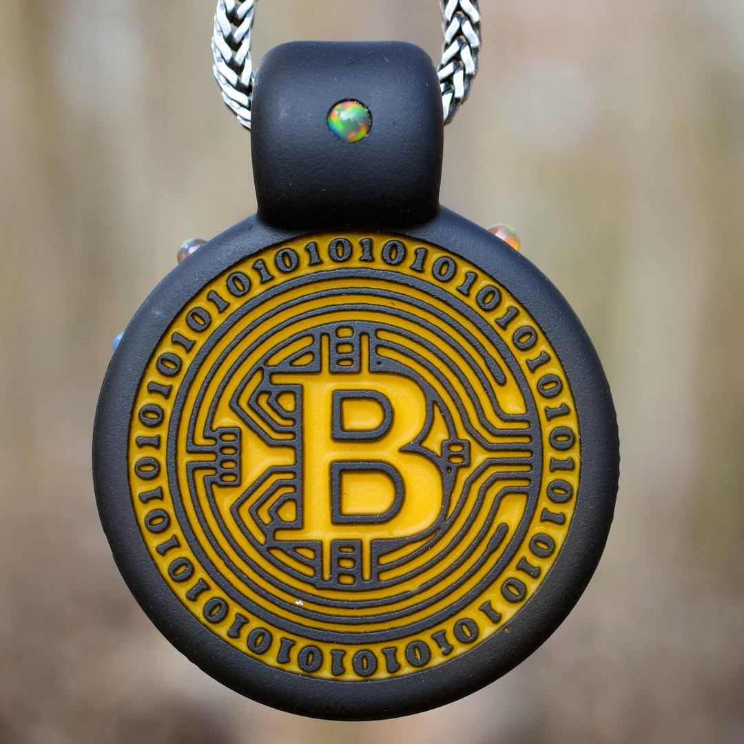 nickhiltbold's tweet image. Who’s ready for the next ATH? This BTC pendant is the perfect pick up for any cryptobro! 

#glassmaze #glassmaze_ #btc #bitcoin #crypto #opals #pendantsofig #potd #pendantoftheday #longbranch #puffsmokeshopnj #borolove #bestofglass #heady #headyglass #glassforsale