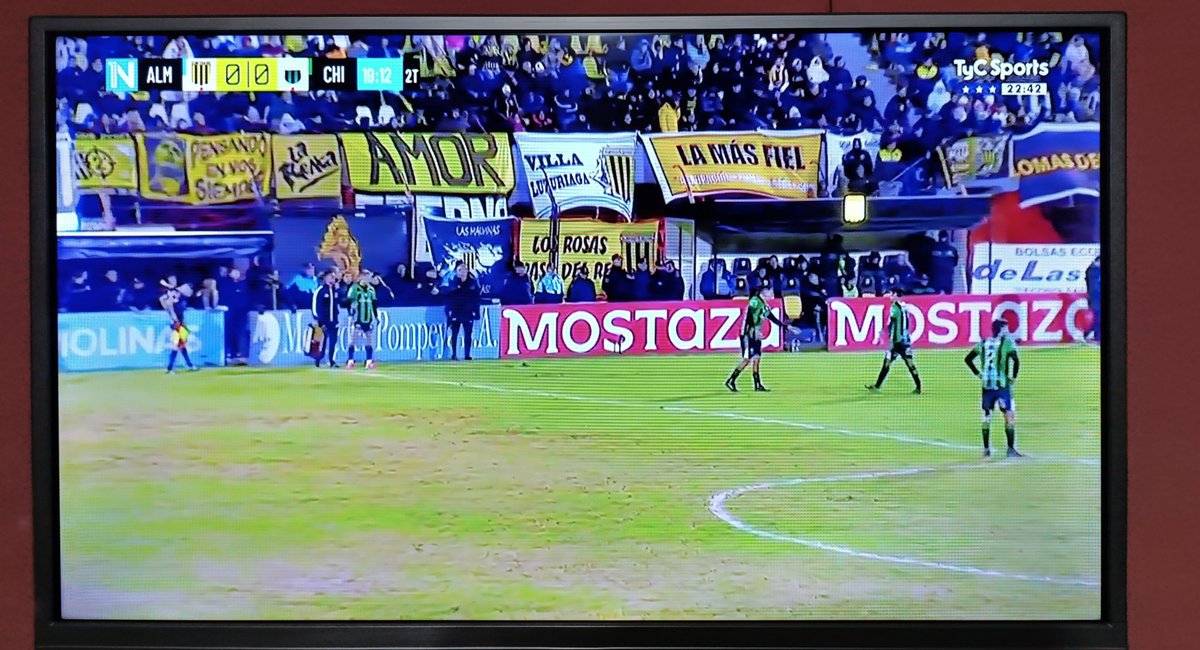 leonegaby's tweet photo. Que tortura este partido por Dios! 🤦🏻 https://t.co/f76A5O884w