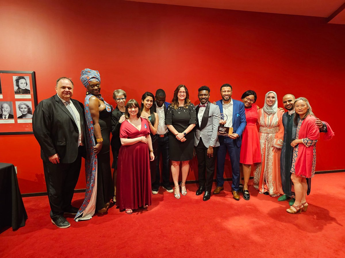Félicitations à Oussama Naciri, fondateur de Maghreb Market Corp., récipiendaire du Prix de l’entrepreneur nouvel arrivant remis par notre PDG <a href="/lynncasimiro/">Lynn Casimiro, Bsc. Pht., Ph.D., CMP. (elle,elle)</a> au gala du <a href="/RGAcapitale/">RGA</a>. Quelle belle soirée avec les entrepreneurs du PEIF du <a href="/CollegeLaCite/">LA CITÉ</a>! #LaCitéRayonne