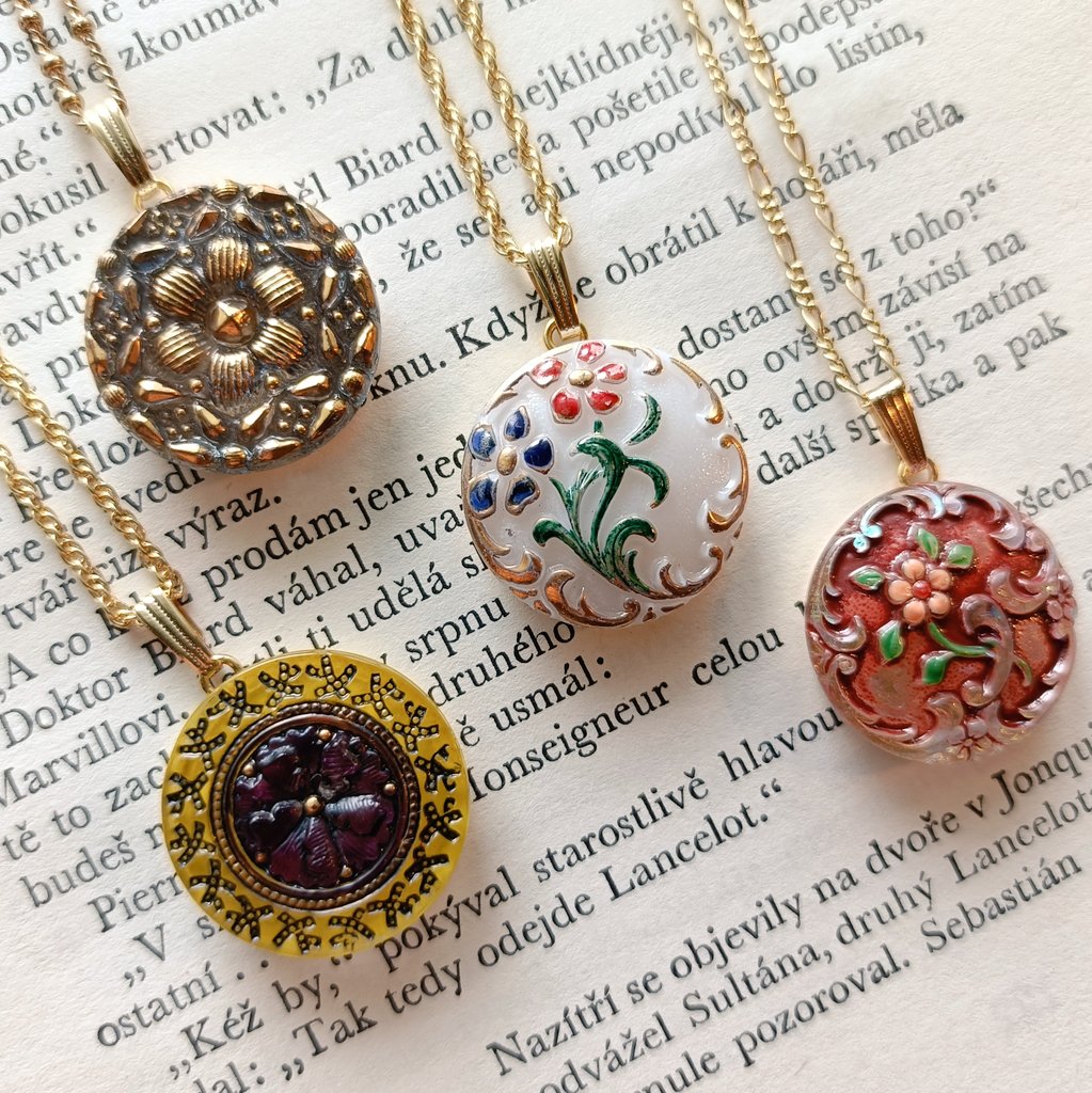 oneflower🏡🌷 (@_oneflower_) on Twitter photo Lottiさんでのpopupが近づいてきました🌷
ボタンでお作りしたアクセサリーの完成品も納品します🙌
イヤリングやピアス、リングの他、ネックレスも少し✨
ぜひお気に入りを見つけてみてください♥
🌷チェコのガラスボタン展
6/7sat.-20fri.
Lotti <a href="/Lotti_room/">Lotti ヨーロッパの古い雑貨とぬいぐるみのお店</a>
高松市松縄町1107-4 Lottiさんでのpopupが近づいてきました🌷
ボタンでお作りしたアクセサリーの完成品も納品します🙌
イヤリングやピアス、リングの他、ネックレスも少し✨
ぜひお気に入りを見つけてみてください♥
🌷チェコのガラスボタン展
6/7sat.-20fri.
Lotti <a href="/Lotti_room/">Lotti ヨーロッパの古い雑貨とぬいぐるみのお店</a>
高松市松縄町1107-4