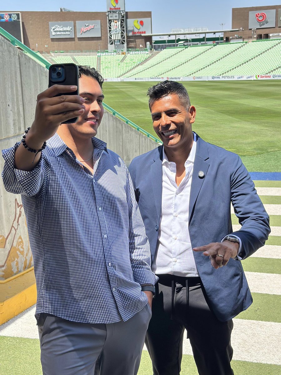 adriangalvezc's tweet image. Algunas postales del día de ayer en la grabación con Oswaldo Sánchez, esperen pronto el contenido en las redes de Multimedios Laguna