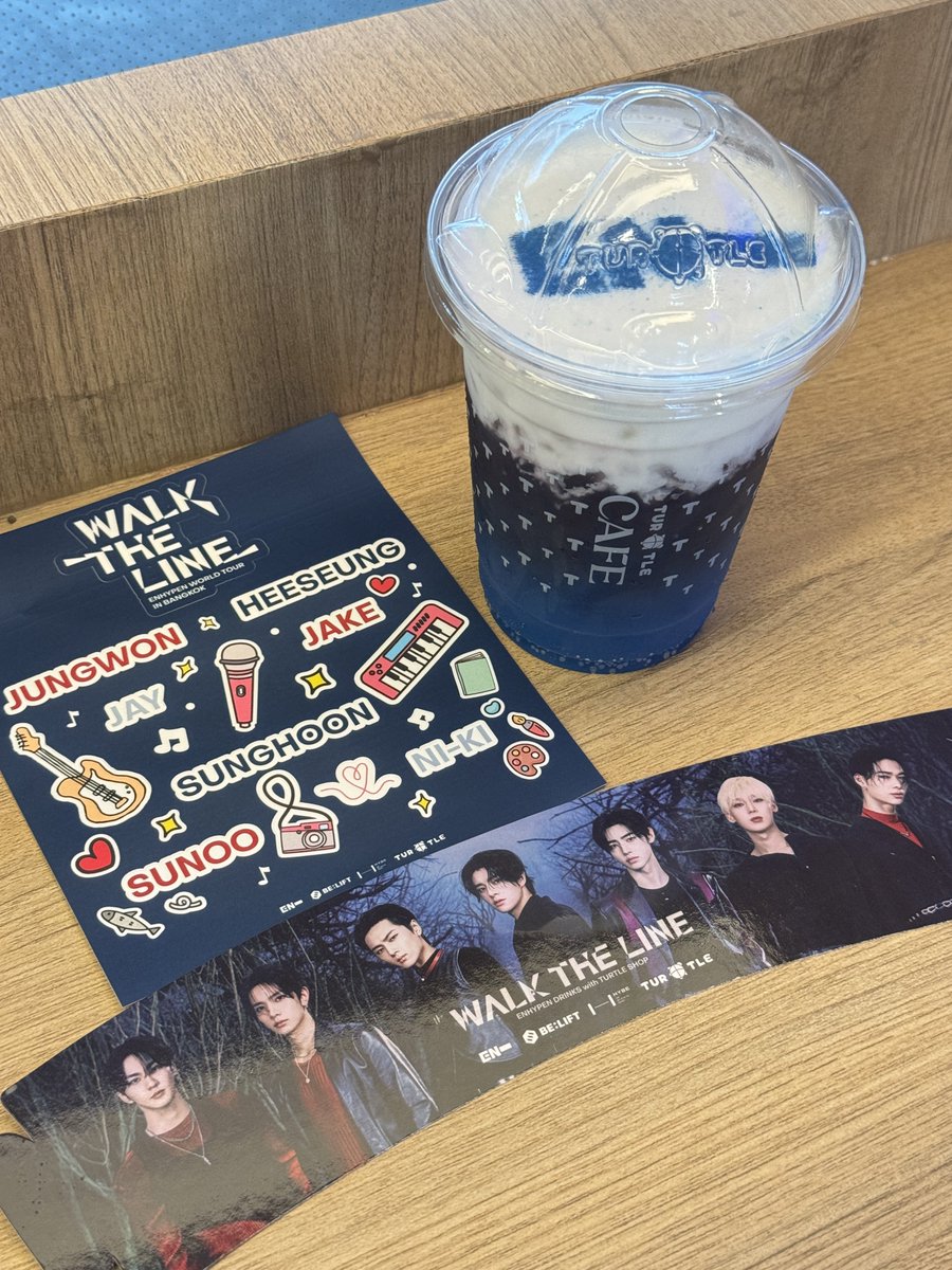 GBaek_L's tweet photo. Blood light sparking 🩵💙🤍🩶✨
#Turtleshop #TurtleCafe #ENHYPEN #엔하이픈 #ENHYPENDrinks https://t.co/VSIDiRnJAC