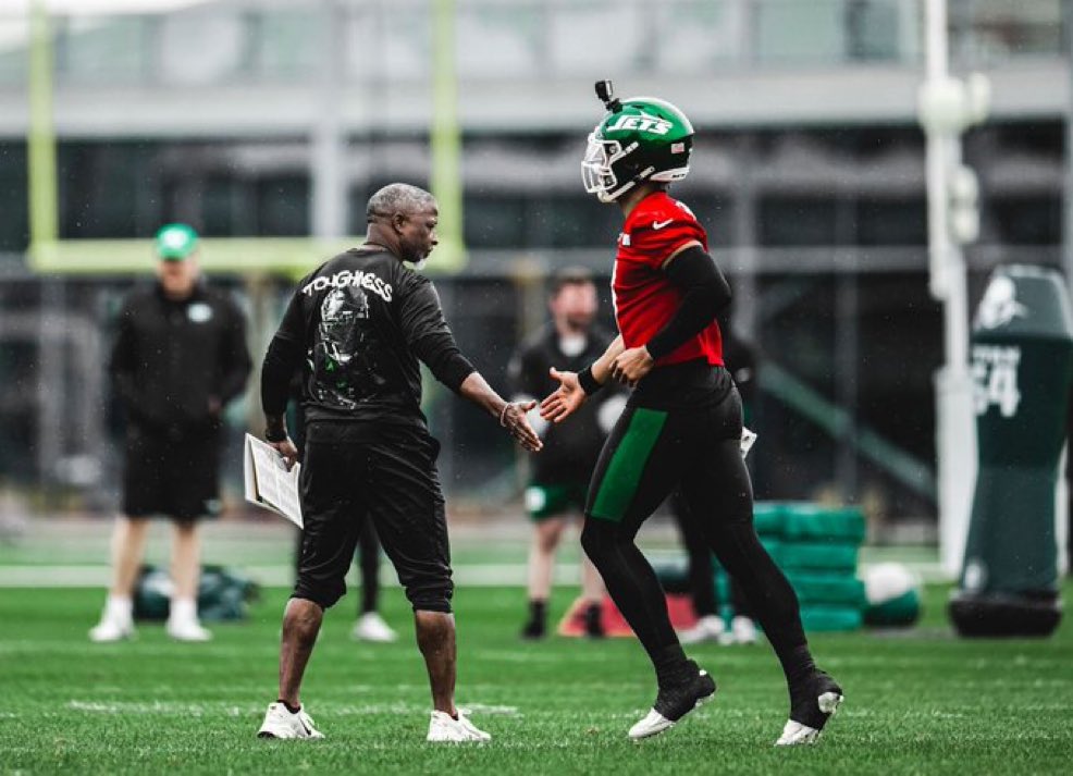 I love the back on Aaron Glenn’s shirt. 

TOUGHNESS  

#JetUp