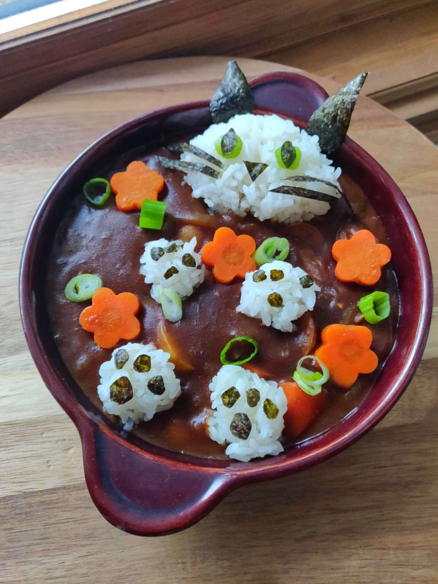 LoyallyCh's tweet photo. Menu: Sparrow and Artemis' Japanese curry π
I like to think that Artemis was on the counter with happy tappy feets as Sparrow was putting the curry together :>
#LoyallyNom #VChef #ApexLegends https://t.co/iZ2g3ScOGI