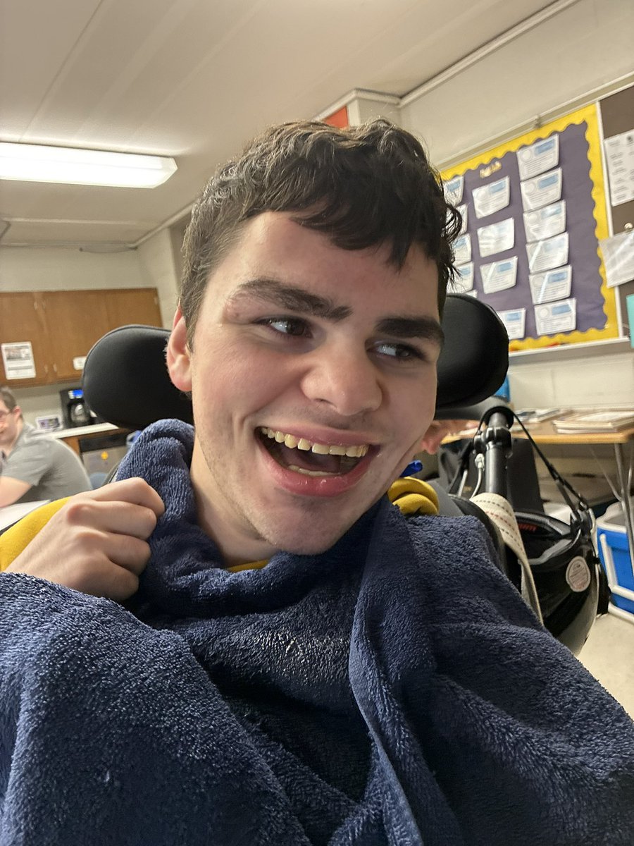 AbleNotLabel's tweet image. Last week, we celebrated the graduation of Dante! We are so proud of him and also so excited him as he embarks on his next chapter post-high school. Congratulations Dante. We will miss you immensely! 💛🎓💙

Tomorrow, we will celebrate the rest of our Able Not Label graduates.