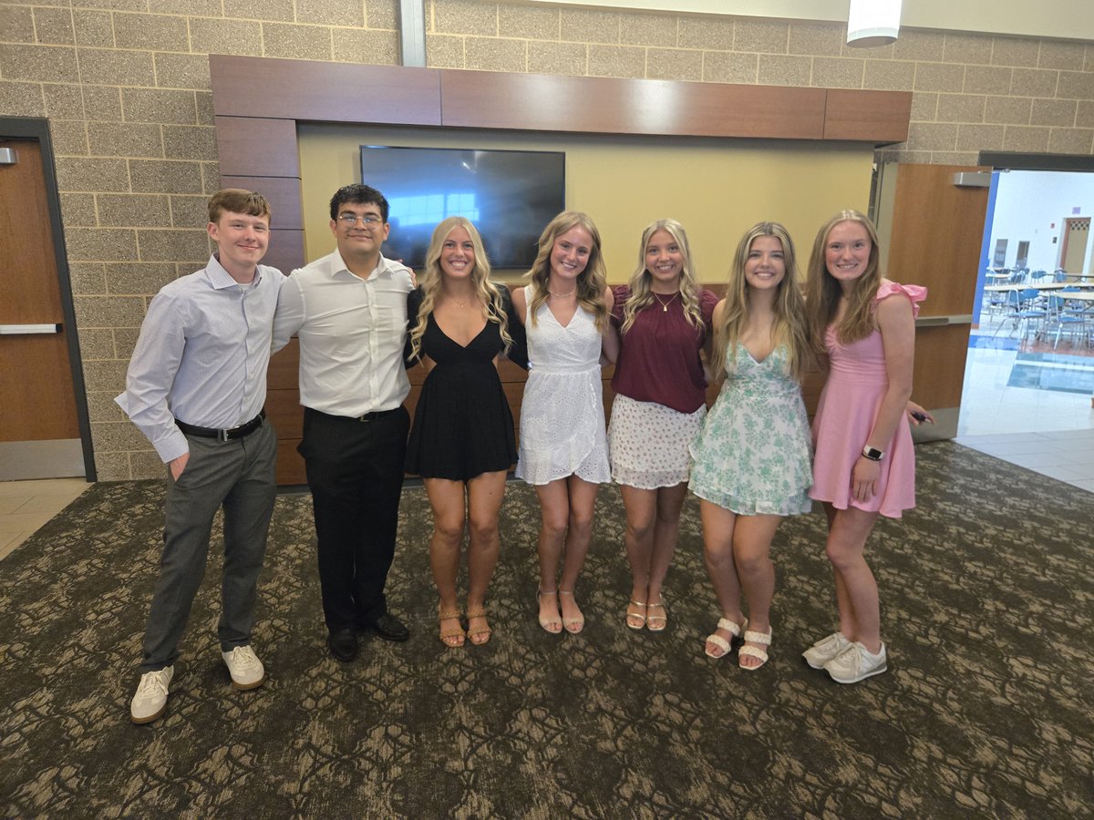 FPSDistrictWI's tweet image. Tonight was @FranklinSabers SENIOR HONORS night where senior class members are honored for various awards, scholarships &amp;amp; other recognitions. Thank you to the many local businesses &amp;amp; orgs that help to sponsor scholarships &amp;amp; awards for our seniors! #BetterCommunity