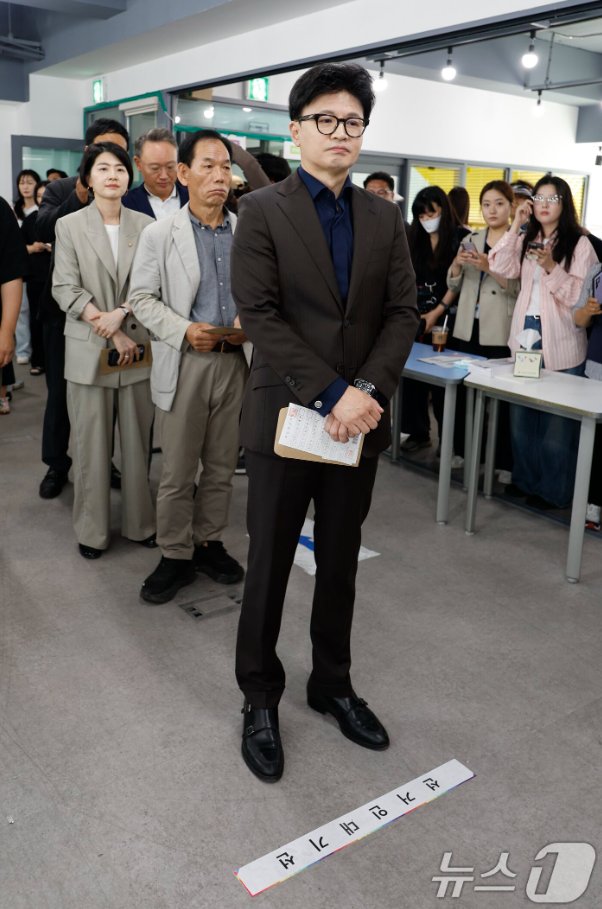 광주서 투표 한동훈 "지는 걸 알면서 싸우는 사람 마음 이해해달라" #뉴스1 

news1.kr/local/gwangju-…