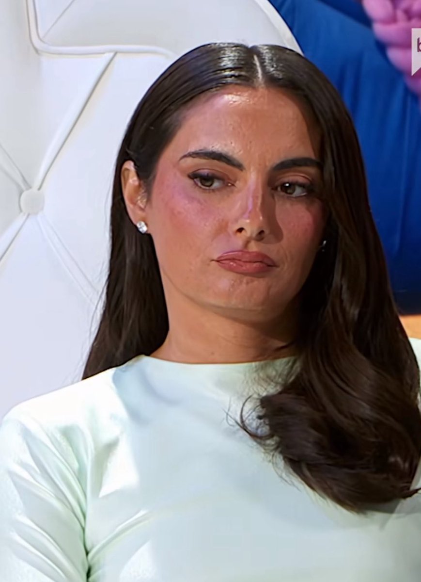 meg_theriot's tweet photo. Paige is always so rude, never making eye contact with people she thinks are beneath her. #summerhouse #summerhousereunion https://t.co/uzE9QT7X53