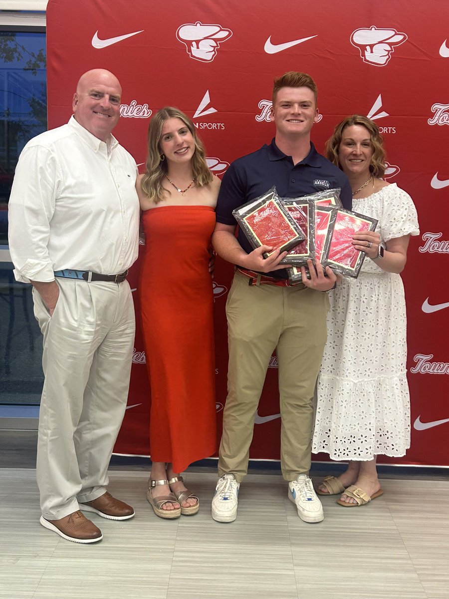Colin Roche (@colinroche34) on Twitter photo Couldn’t have been happier these past 4 years at EP. Thank you to all of my coaches, teammates and everyone who has helped me along the way. Excited for what’s next. <a href="/EPtowniesSports/">Townies Athletics</a> <a href="/Ep_football_/">East Providence Football</a> <a href="/BaseballTownies/">Townies Baseball</a> <a href="/TowniesBall/">EP Basketball</a> <a href="/CoachJoeAdam/">𝐉𝐨𝐞 𝐀𝐝𝐚𝐦 𝐇𝐁𝐂</a> <a href="/STAHawksFB/">Saint Anselm Football 🏈 #BCM</a> Couldn’t have been happier these past 4 years at EP. Thank you to all of my coaches, teammates and everyone who has helped me along the way. Excited for what’s next. <a href="/EPtowniesSports/">Townies Athletics</a> <a href="/Ep_football_/">East Providence Football</a> <a href="/BaseballTownies/">Townies Baseball</a> <a href="/TowniesBall/">EP Basketball</a> <a href="/CoachJoeAdam/">𝐉𝐨𝐞 𝐀𝐝𝐚𝐦 𝐇𝐁𝐂</a> <a href="/STAHawksFB/">Saint Anselm Football 🏈 #BCM</a>