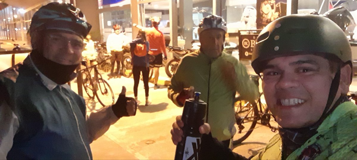 Leo53905389's tweet photo. ASIII SE 🚴♂️🚴♂️🚴♂️🚴♂️🚴♂️👍💪#bike #rodar🚴♂️ https://t.co/QD8QxVgrnp