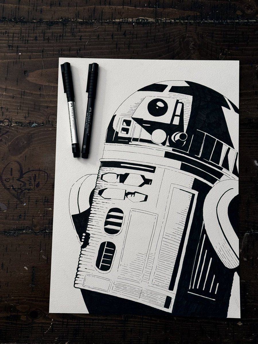 PineconeGraphic's tweet photo. R2 #starwars https://t.co/meZxEw5UZ3