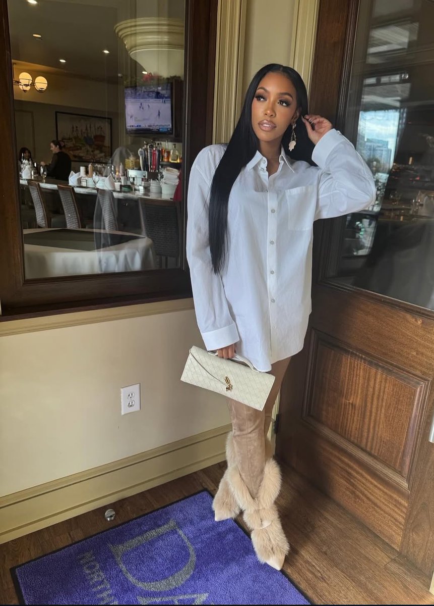 bloopbtch's tweet image. Comeback because who wants to be stuck on version 1.0? #LHOD⭐️  #SavageSeventh  (ps: shout out to @KenyaRP02 best photographer in the D)