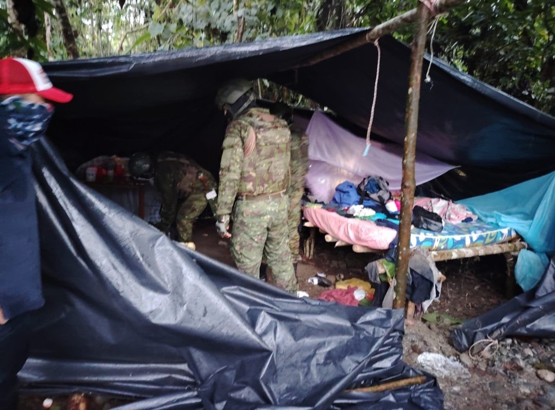 EcEnDirecto's tweet image. #ATENCIÓN 
Operaciones militares fueron ejecutadas por personal militar del Ejército Ecuatoriano, en el sector de los #Pinchos, parroquia Los Encuentros, cantón Zamora, con el objetivo de controlar la actividad de extracción #ilegal de minerales, y contaminación del medio