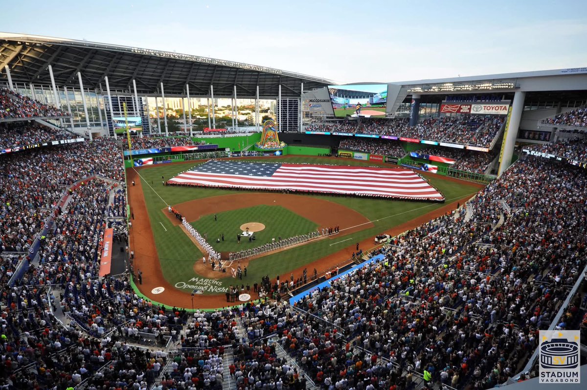 StadiumVagabond's tweet photo. Opening Day at Marlins Park (now LoanDepot Park), 4/4/12.
Muhammad Ali threw out the first pitch.
Since then, Derek Jeter removed the iconic Red Grooms HR sculpture &amp; fish tank behind home plate.

#MarlinsPark #MLBThrowback #marlins #marlinsbeisbol #MuhammadAli #BaseballArt #WBC https://t.co/IdcOhWgfkr