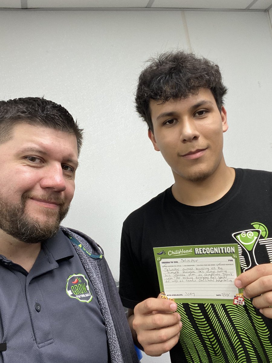 realjbrown's tweet photo. @Chilis Arlington Heights was the place to be on Wednesday, this team owned the evening and delivered on Chilihead Hospitality while living our purpose! #ChilisLove @ckouzmanoff1 🌶️ https://t.co/75MA0l7QPD