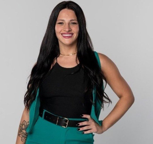 boyindiscretxcx's tweet photo. CUÁL FUE LA MEJOR ENTRADA? 

🤍 LUCIANA 

🔁 CHIARA 

#GranHermano https://t.co/H8Sk0sd0H1