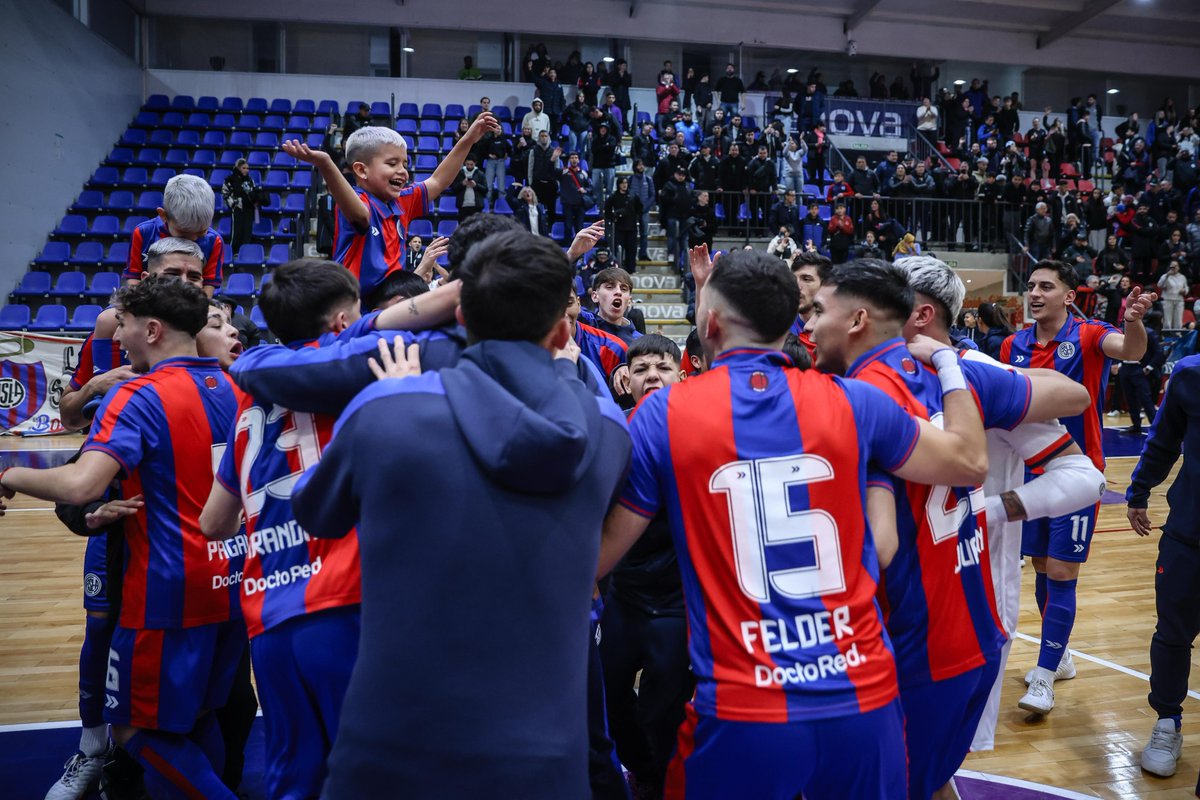 ¡AVANZÓ EL CICLÓN! 👊

Por los 32avos de final de la #CopaArgentina, #SanLorenzo derrotó 7-6 por penales a Libertadores y se metió en la siguiente instancia.