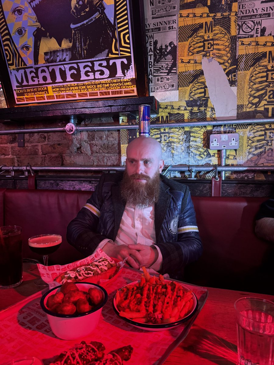 El Barba Roja blue check tweet media