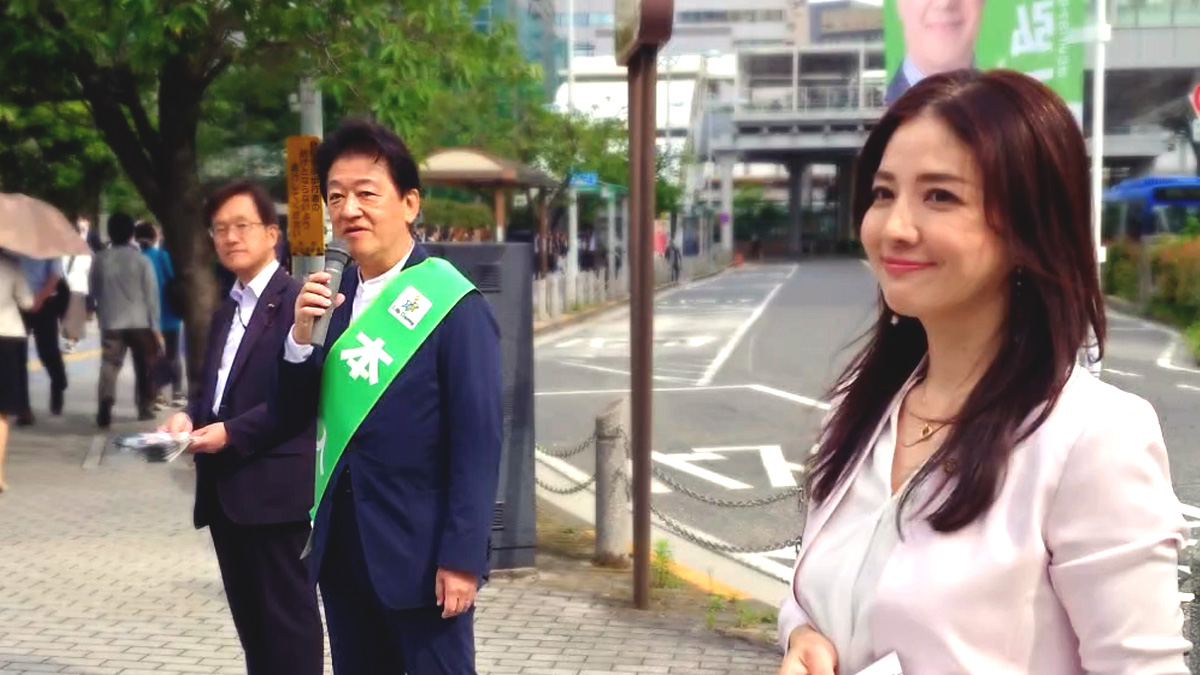 kanno_TokyoMA's tweet photo. 今朝は地元で活動している土屋準区議、やなざわ亜紀区議といっしょに、田町駅東口（芝浦口）で朝のごあいさつからスタート！
昨日、小泉進次郎 @shinjirokoiz 農水大臣にお伝えした、米価安定の要望についてもお話しました。 https://t.co/K20tvhE4VQ