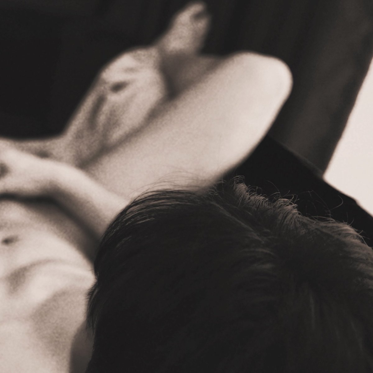 SEPIA
#ntpswong  #nutthapatt  #photo 
#male #photography #artwork #bodywork #sepia 

Model : <a href="/theonlypattx/">ONLY.P</a> 
Photographer : <a href="/ntpswong/">Ntpswong</a> @oui115