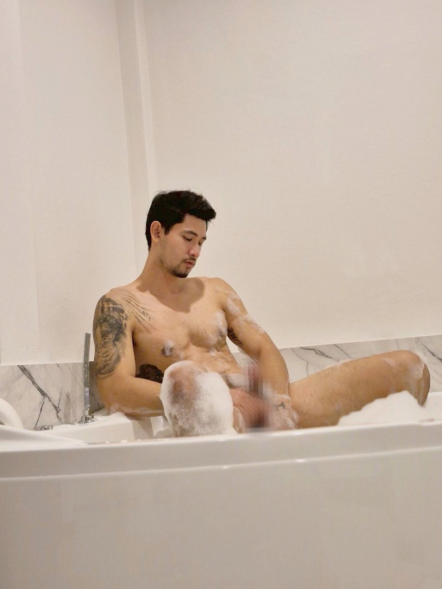 มาถูหลังให้มั้ย😝🛁🚿🧼
👉🏻 onlyfans.com/romephanuphong