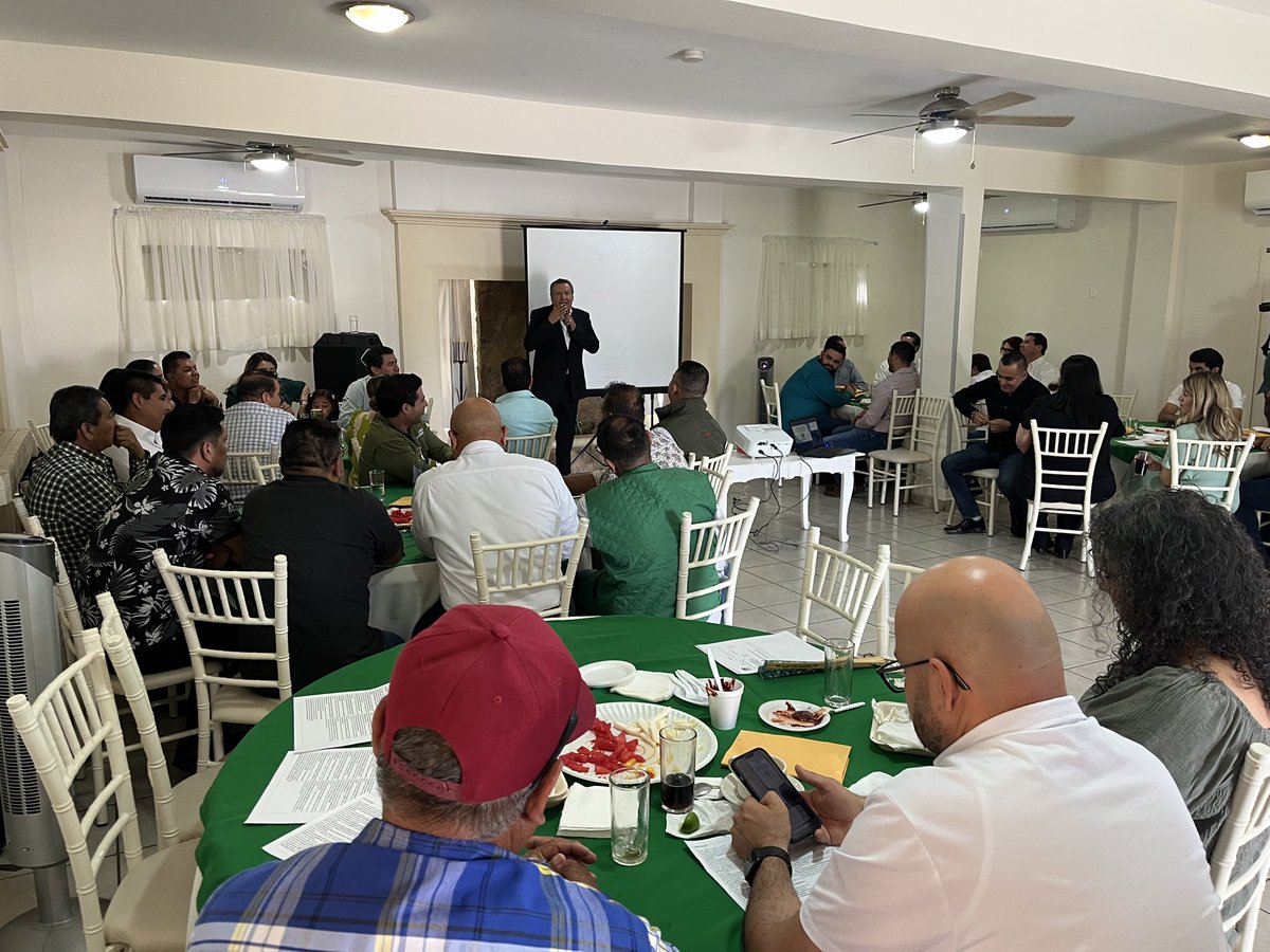 partidoverdeson's tweet photo. 🌱Liderazgos reunidos. Propuestas claras. Rumbo verde.

Nos reunimos en la Asamblea Informativa Ecoverde 2025 del Partido Verde Sonora, encabezada por nuestro dirigente estatal  Prof. Sergio Augusto López, para seguir trazando la ruta hacia una EcoAfiliación 2025 más fuerte. https://t.co/V7nHHqa0TS