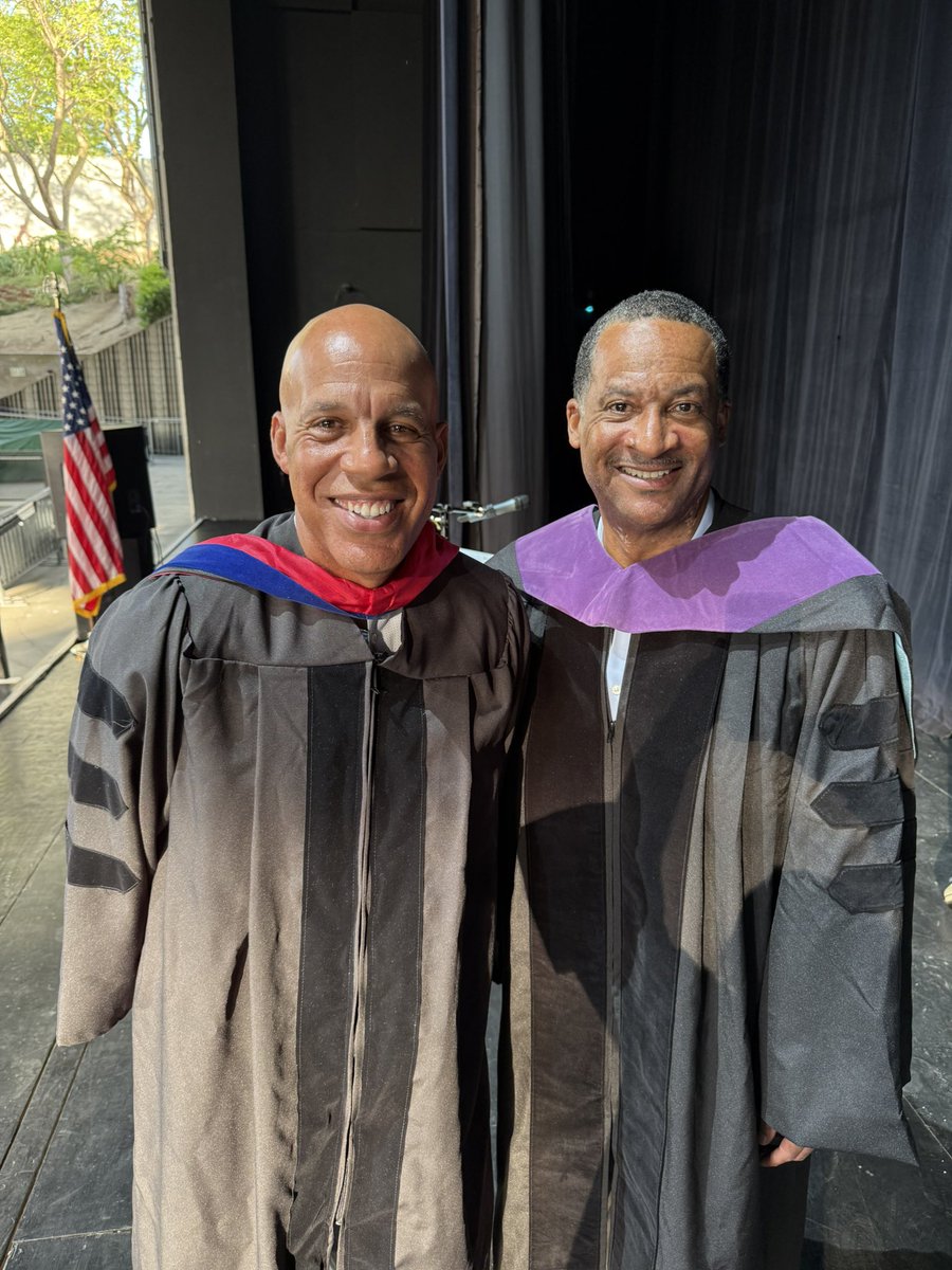 Aline H. Lee tweet media