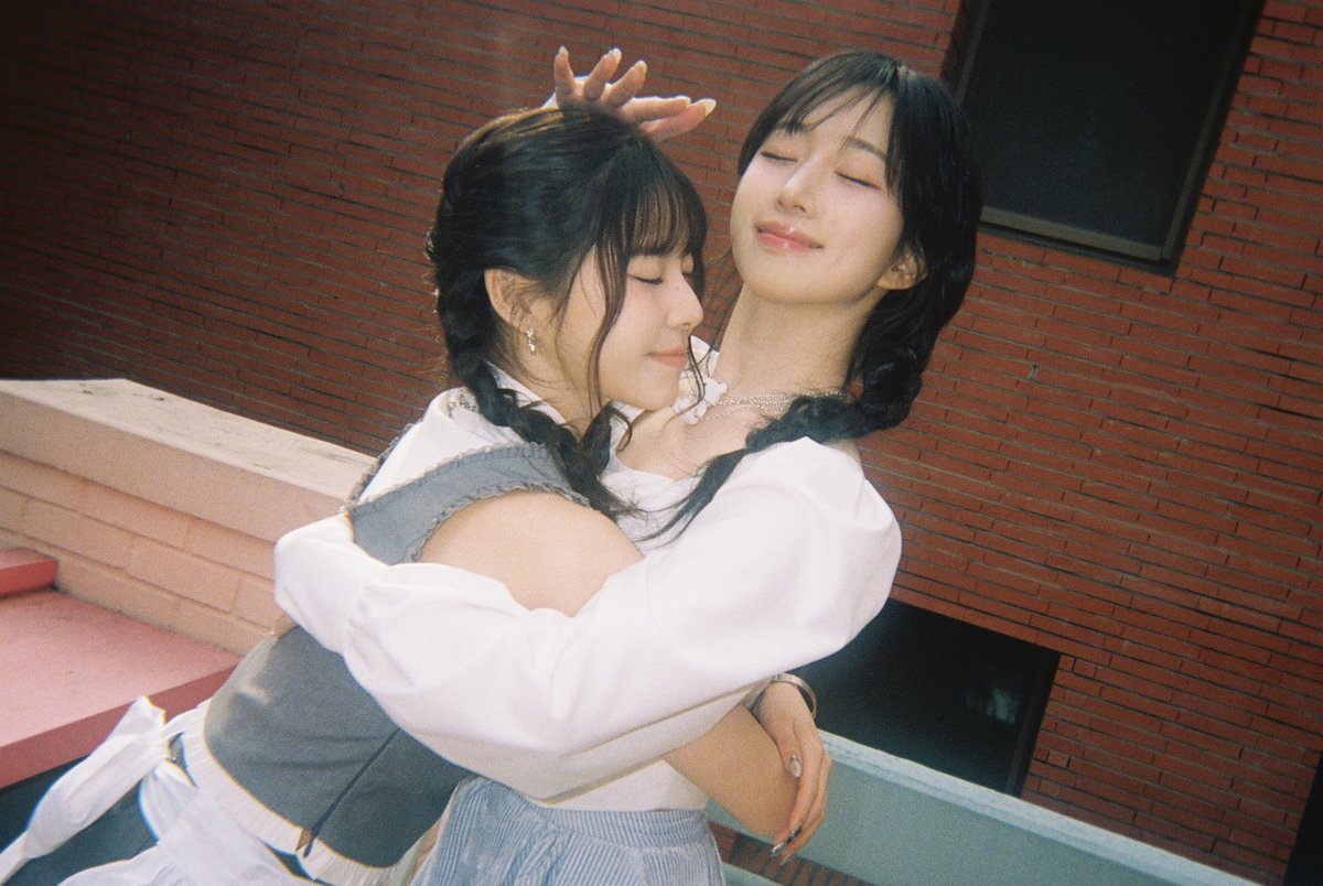 NMIXX Official Fanclub NSWER 3rd Generation Film Photo𑁤

#해원 #HAEWON
#규진 #KYUJIN

🍰 2025.05.27 (TUE) 12:00 - 2025.06.01 (SUN) 23:59 (KST)
🎫 YES24 티켓

국내 ➫ bit.ly/4mtaBBX
GLOBAL ➫ bit.ly/3ZDAxB1

#NMIXX #엔믹스
#NSWER #엔써
#DEXXERTSHOP_WeAreHiring