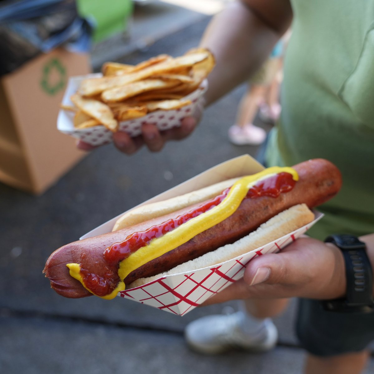 food special of the day: Lil P's long dog