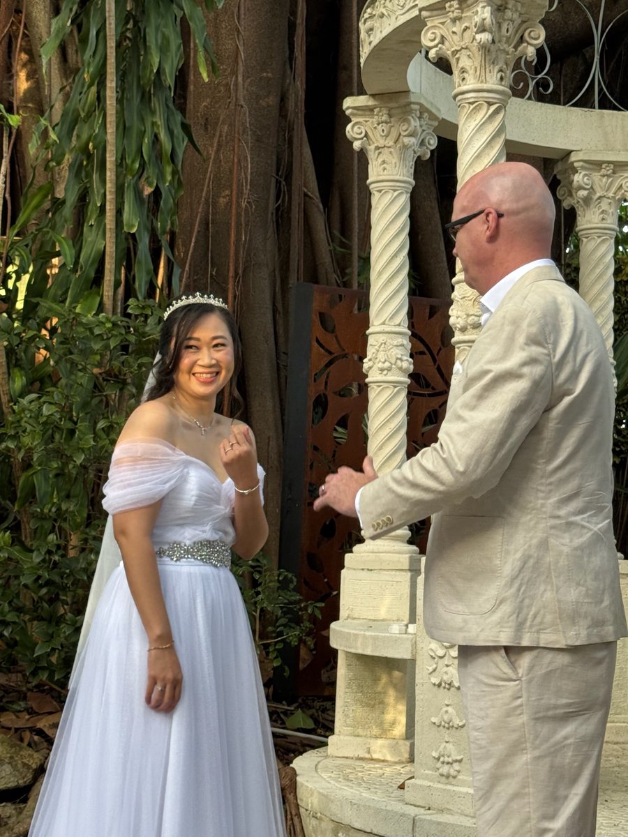 HeartOutKatic's tweet photo. Flew from Malaysia to Australia and witnessed @princessmarfie getting married in person! Such a beautiful and intimate wedding. 

THEIR WEDDING VOWS CAME STRAIGHT OUTTA @Castle_ABC She was the most beautiful bride. 

Grateful for this show that created meaningful friendships https://t.co/NF1YFAvcSy