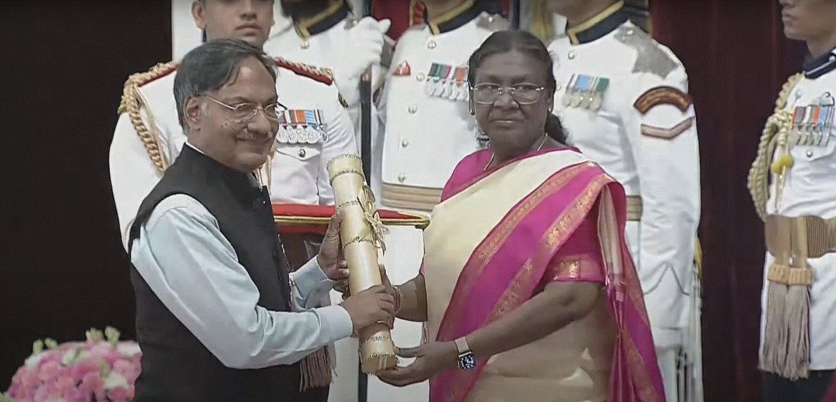 insa_academy's tweet image. Heartiest congratulations to Prof. Ashutosh Sharma, President, INSA on receiving the fourth highest civilian award Padma Shri from the Hon’ble President of India.His dedication to advancing Science will continue to inspire the next generation of researchers/scientists in India.