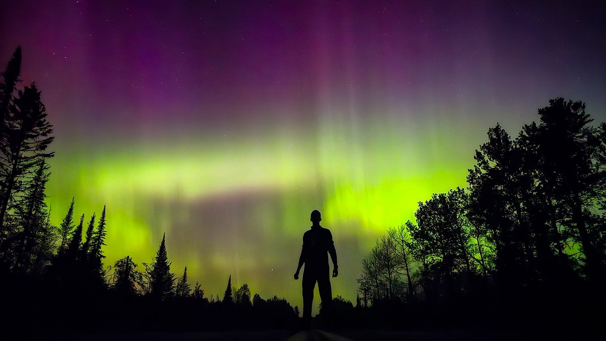 mvinge's tweet image. I wish you could see what I'm seeing right now. The entire sky is on fire. Isabella, Minnesota.