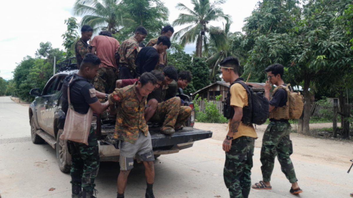 Tun Myint 🌏 (@drtunmyint) on Twitter photo On 5/28/25, Myanmar Military's base in Bago seized by Spring Revolution forces; the KNLA and allies defeated over 70 SAC troops near the Thay Baw Boe, capturing 30 SAC troops, weapons and ammunition, reported <a href="/IrrawaddyNews/">The Irrawaddy (Eng)</a>
Src:
facebook.com/photo/?fbid=11…
&
facebook.com/photo?fbid=113… On 5/28/25, Myanmar Military's base in Bago seized by Spring Revolution forces; the KNLA and allies defeated over 70 SAC troops near the Thay Baw Boe, capturing 30 SAC troops, weapons and ammunition, reported <a href="/IrrawaddyNews/">The Irrawaddy (Eng)</a>
Src:
facebook.com/photo/?fbid=11…
&
facebook.com/photo?fbid=113…