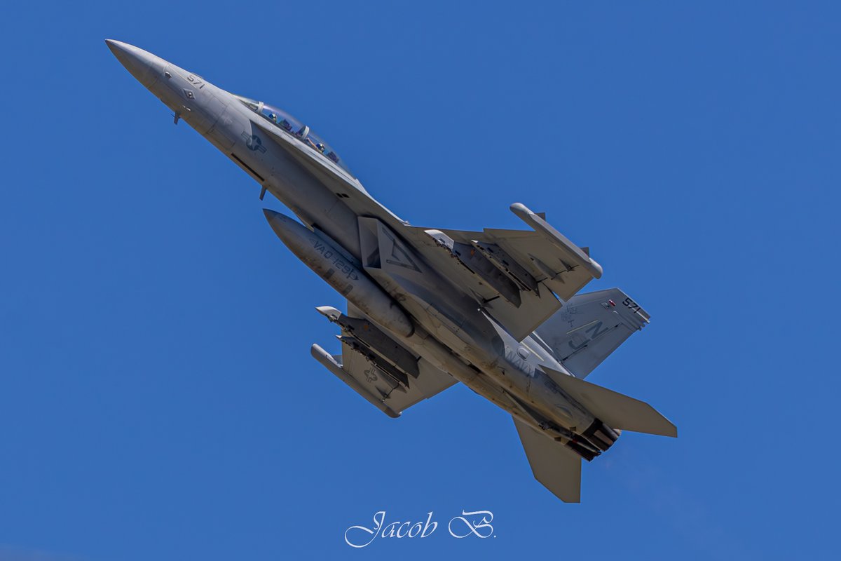 JacobBurgardtWX's tweet image. EA/18 Growler! 

Reg. 169133 
#avgeek #aviation #aviationpic