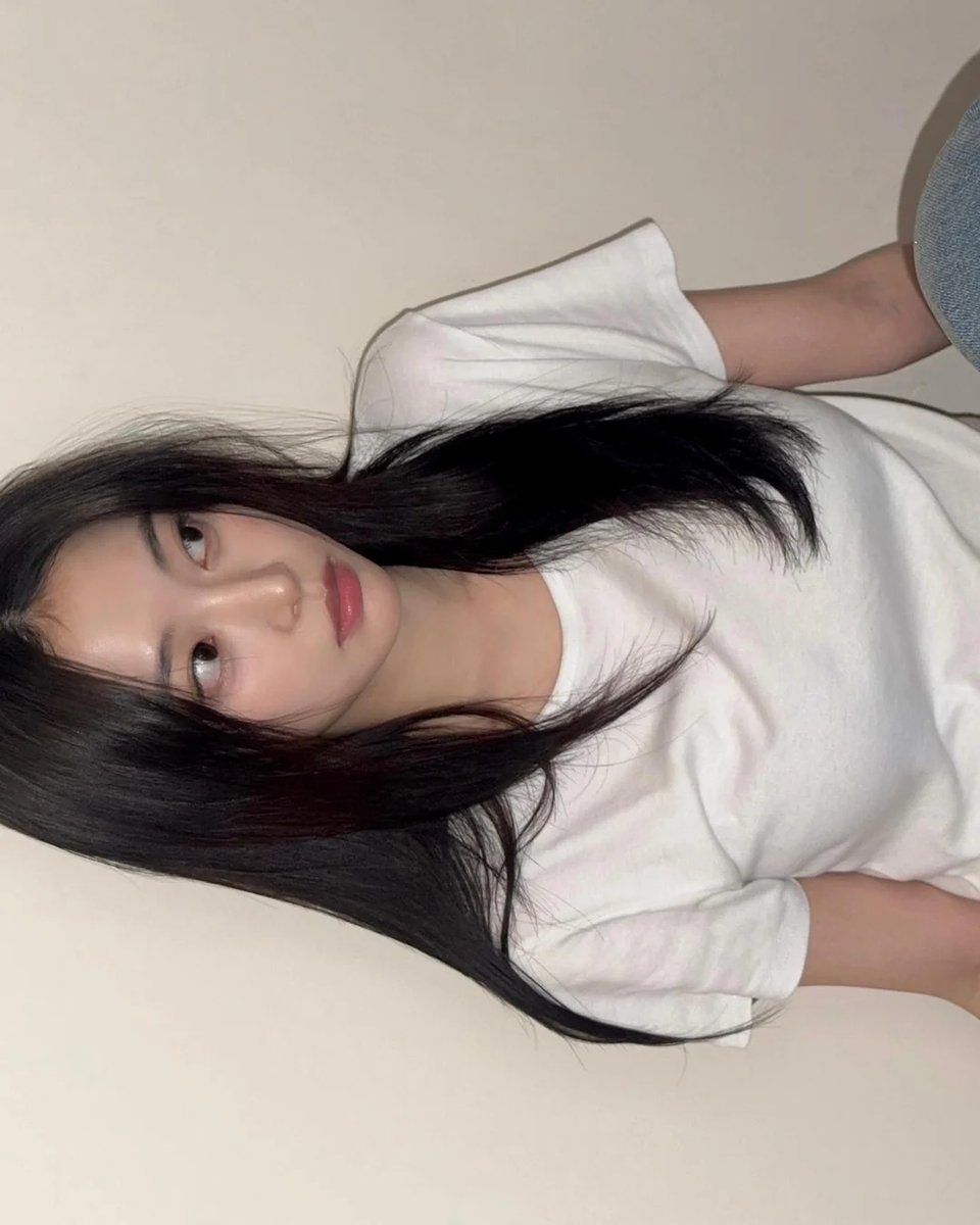 hyewnzoa's tweet image. Setelah melewati masa yang sulit, kini aku kembali dengan lembaran baru sebagai Cho Hyewon di bawah naungan KeyEast Entertainment. Tolong nantikan  karya aktris Cho Hyewon di masa depan ya, Daileee.