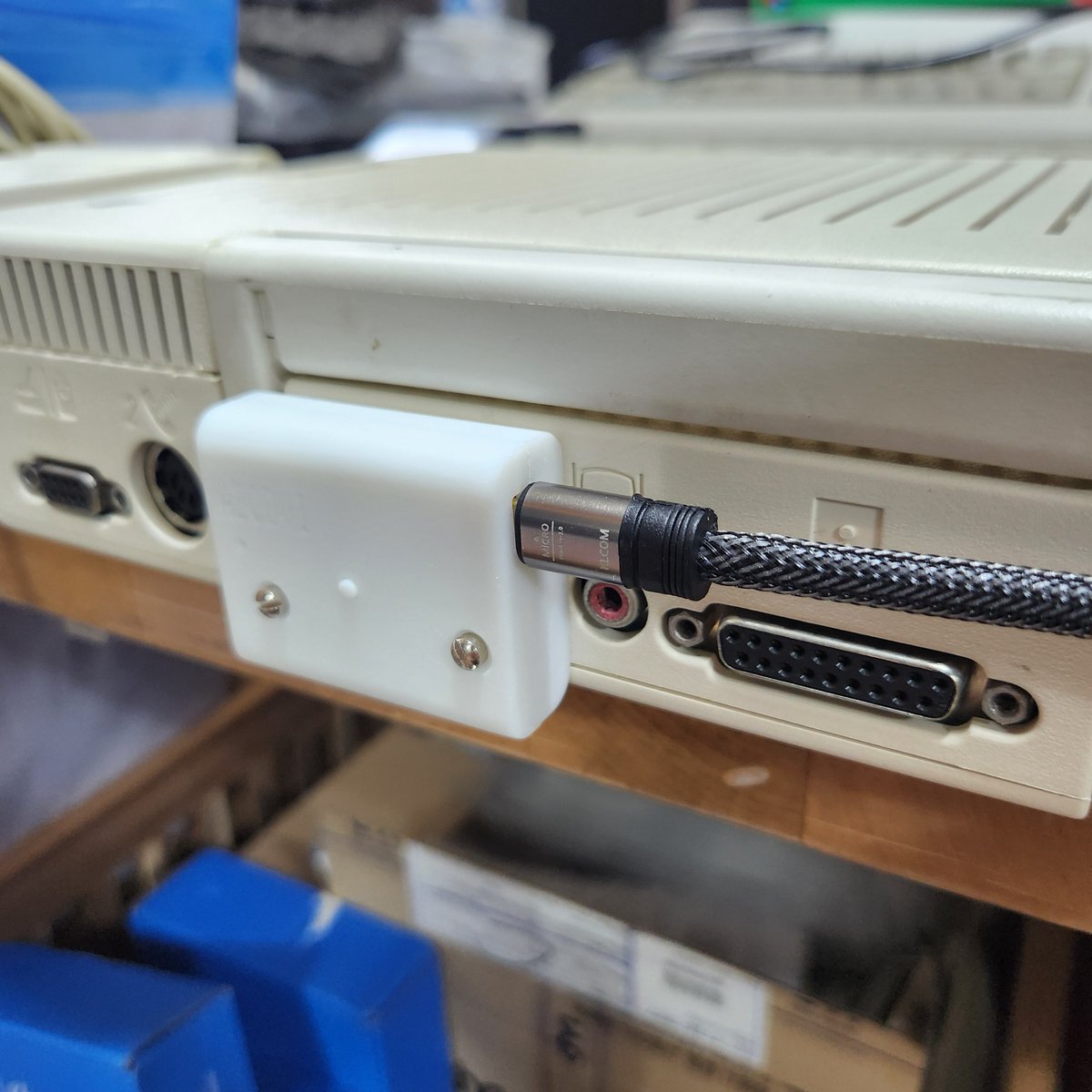 gameparts_korea's tweet photo. I made an #HDMI adapter for old #Apple IIc, IIc+, which allows you to see a sharp and beautiful screen via micro HDMI. I will list it on eBay soon. #A2CDVI #A2C_DVI
Thanks FarLeftgLane on #github https://t.co/jfpsPGFsbI