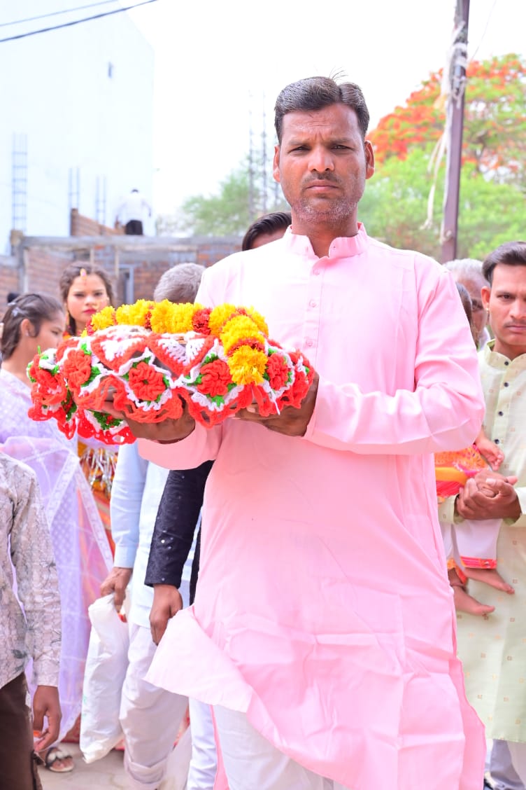 Rajkumar Aazad 5K ( आज़ाद आवाज़🇮🇳) पत्रकार (@rajkumar_azadji) on Twitter photo संतोष अटेडिया निवासी नलखेड़ा कुछ दिनों से लापता हे आगर प्लाट लेने गए थे साथ में 17लाख ₹ भी थे गुमशुदगी दर्ज होने बाद भी तब से अभी तक पता नहीं चला ये पुलिस की लापरवाही हैं, त्वरित जांच कर जल्द से जल्द पता लगाया जाए।
<a href="/SP_AgarMalwa/">SP_AGAR MALWA</a>
<a href="/CollectorAgar/">Collector Agar Malwa</a>
<a href="/BagiAjay75958/">Ajay bagi</a>
<a href="/rajparihar_bodh/">Dr.Hemraj Parihar boudh♐(अंबेडकरवादी )</a> संतोष अटेडिया निवासी नलखेड़ा कुछ दिनों से लापता हे आगर प्लाट लेने गए थे साथ में 17लाख ₹ भी थे गुमशुदगी दर्ज होने बाद भी तब से अभी तक पता नहीं चला ये पुलिस की लापरवाही हैं, त्वरित जांच कर जल्द से जल्द पता लगाया जाए।
<a href="/SP_AgarMalwa/">SP_AGAR MALWA</a>
<a href="/CollectorAgar/">Collector Agar Malwa</a>
<a href="/BagiAjay75958/">Ajay bagi</a>
<a href="/rajparihar_bodh/">Dr.Hemraj Parihar boudh♐(अंबेडकरवादी )</a>