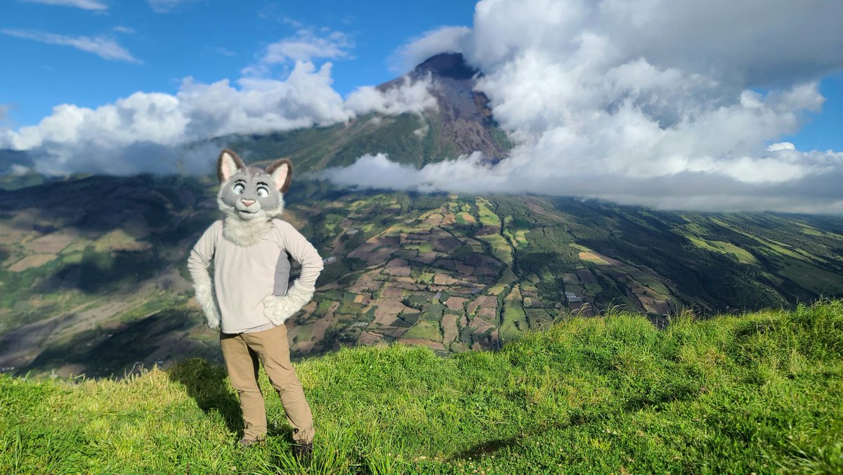 Spending the night next to an active volcano 🌋

📍: Volcán Tungurahua