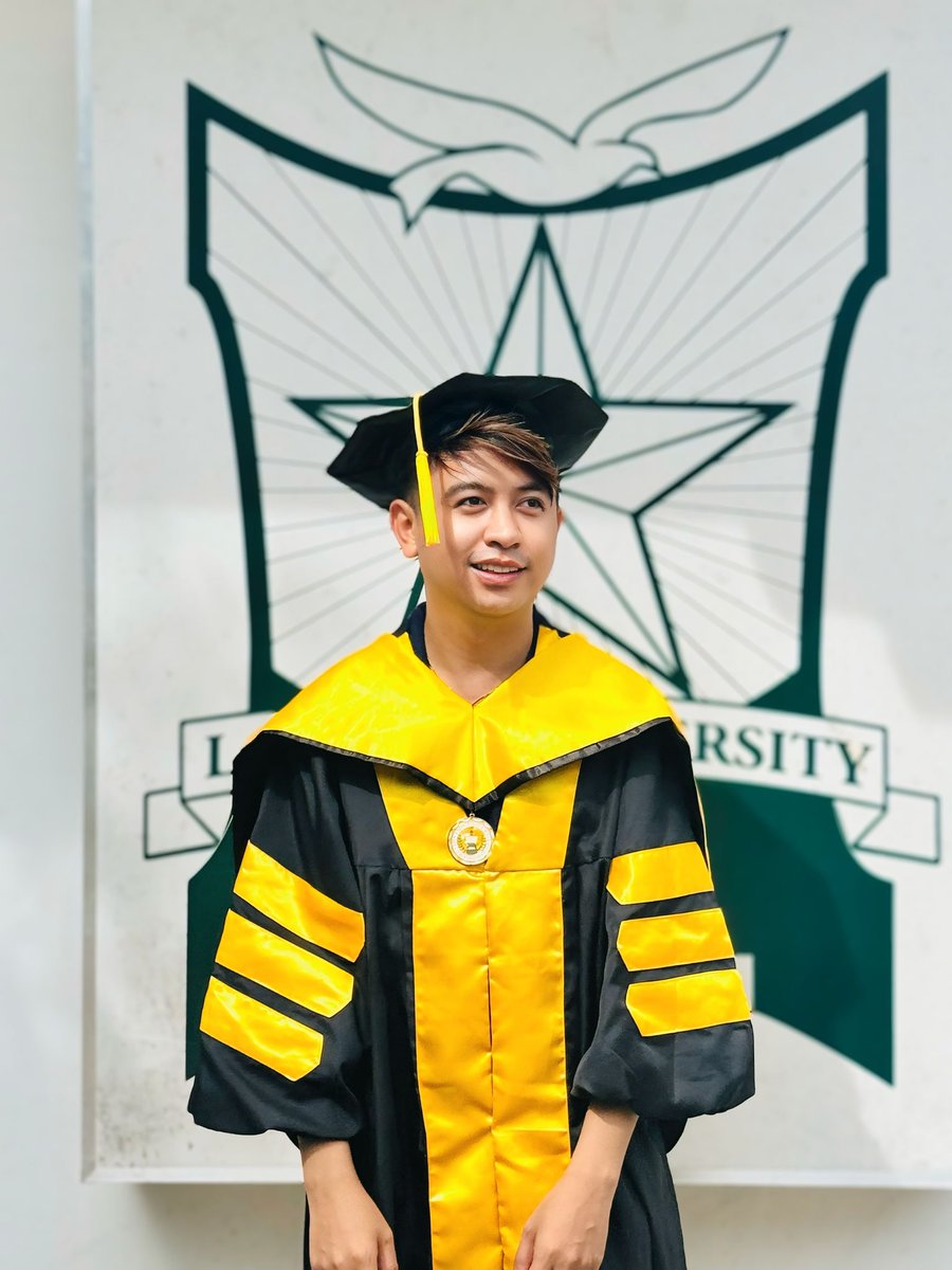 popsterKuyaG's tweet photo. @JustSarahG Thank you for being my source of joy. I’ve reached this academic milestone because of your inspiration. Your music lifts my spirit up to continue dreaming. Stay well, my love. I hope we can catch up soon to celebrate this. Love you 😘 https://t.co/DZ3Ud4Qrtt