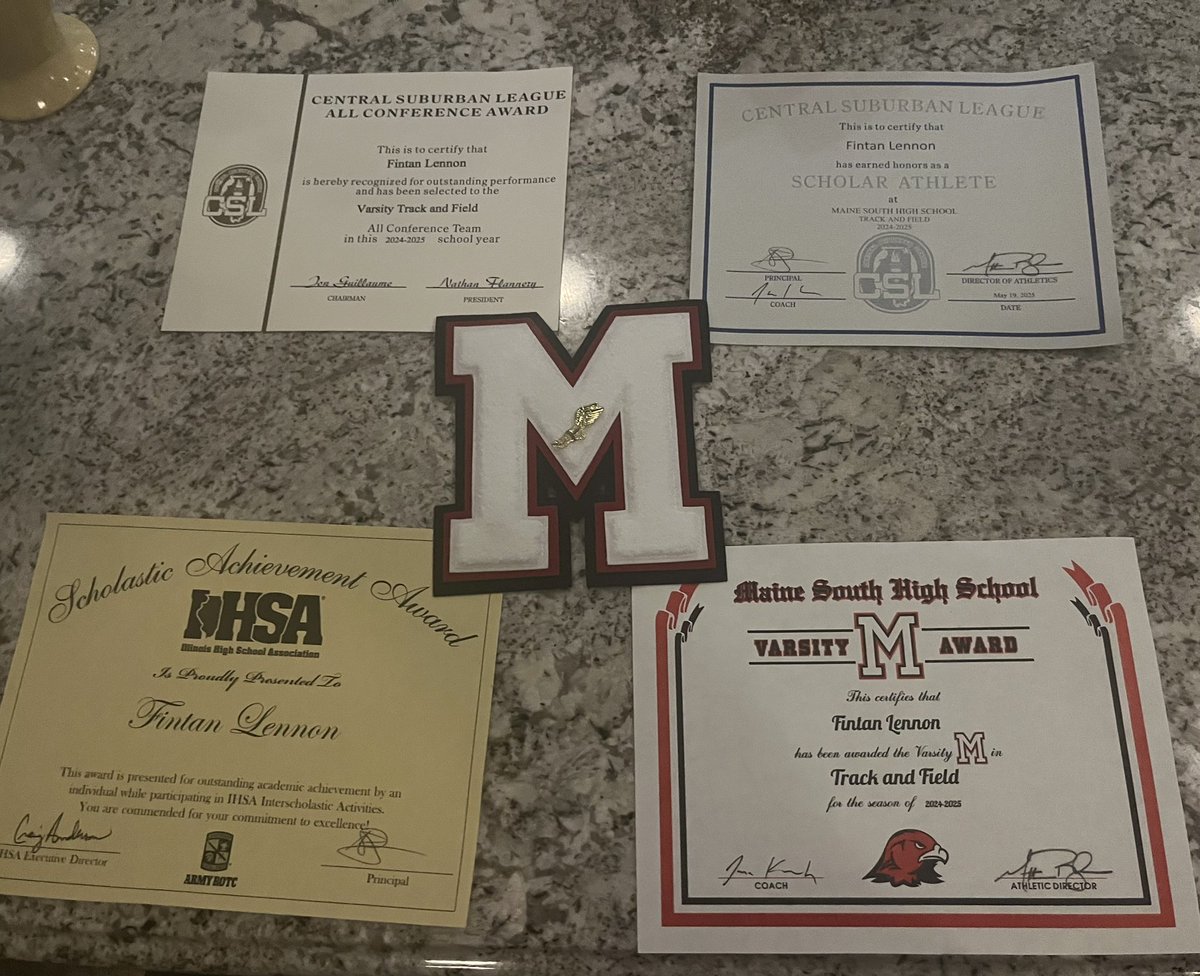 fintan_lenn's tweet image. Finished my junior year track season this week. I ended the season with a PR of 15.74 in the 110HH 42.7 300IM and got All Conference. I was close to the state qualifying time. Also, keep on training for next year and focus on football now. @MaineSouthTrack @HawksMaine @UTampaXC