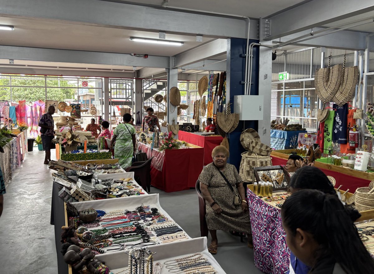 Peter Roberts (@aushcfj) on Twitter photo Savusavu market clean, safe and thriving. 🇦🇺 partnered with 🇫🇯 Government, <a href="/unwomenpacific/">UN Women Pacific</a> and the Savusavu community to deliver a facility that works . Honoured to visit with <a href="/bimanprasad/">Professor Biman Prasad DPM, Fiji</a> . Some great produce and handicrafts. And a pretty nice 🦀. #vuvalepartnership Savusavu market clean, safe and thriving. 🇦🇺 partnered with 🇫🇯 Government, <a href="/unwomenpacific/">UN Women Pacific</a> and the Savusavu community to deliver a facility that works . Honoured to visit with <a href="/bimanprasad/">Professor Biman Prasad DPM, Fiji</a> . Some great produce and handicrafts. And a pretty nice 🦀. #vuvalepartnership