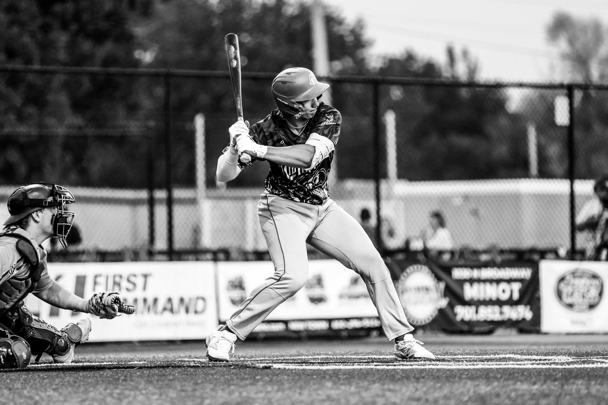 MinotHotTots's tweet photo. .@garritano_tyler drops one into right field for an RBI double!

#GoTots | @CSN_Baseball https://t.co/1BultvhCU8