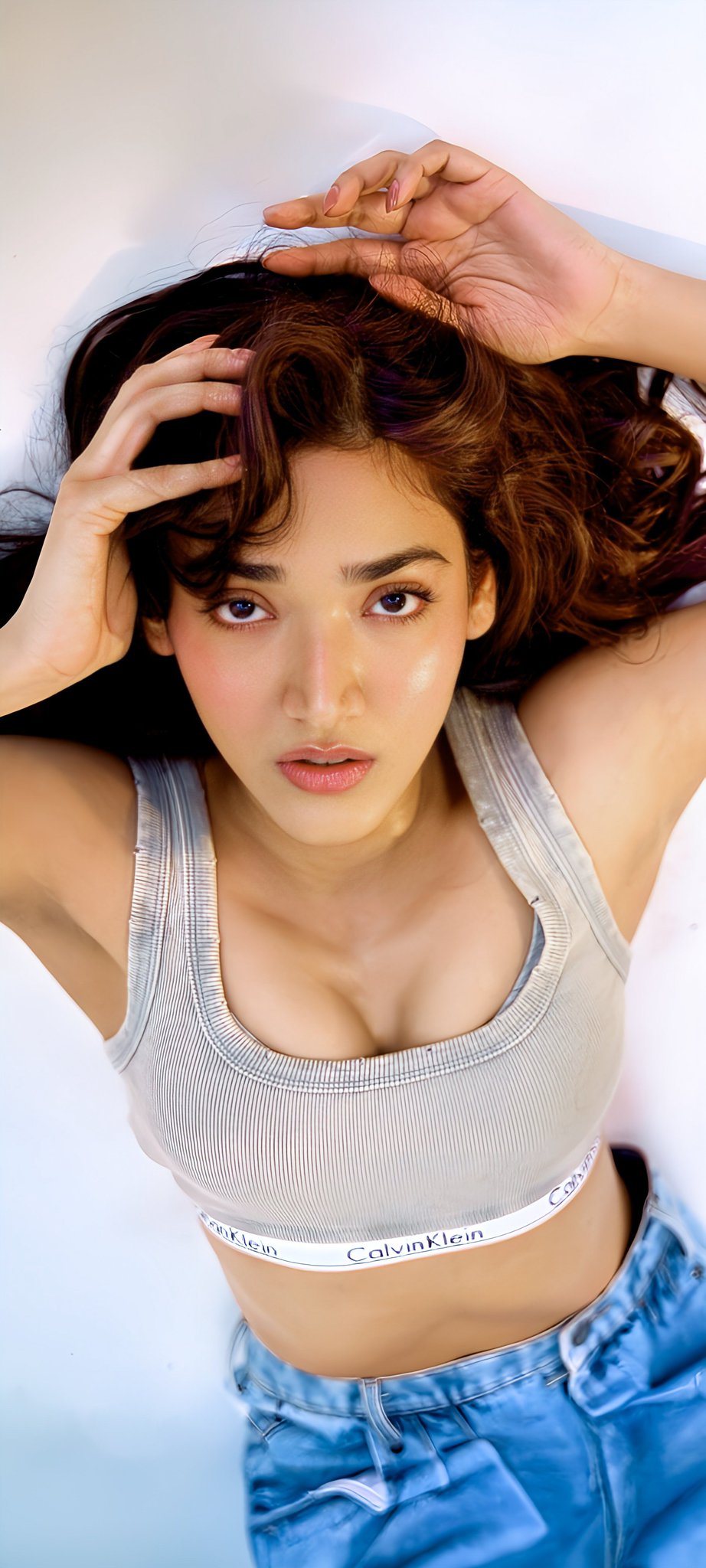 GsFdZMZaUAE5dNW?format=jpg&name=large