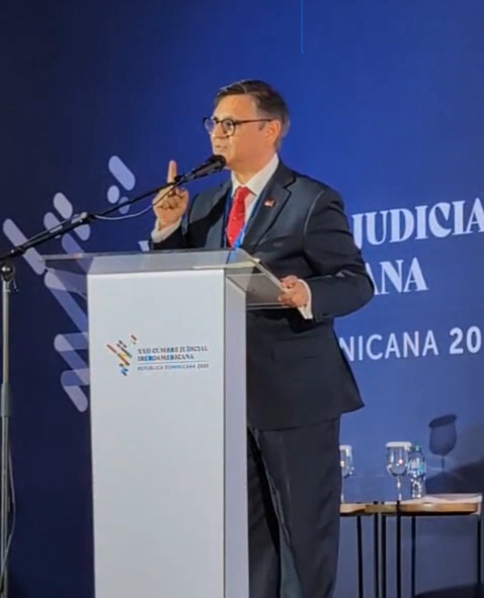 PeterSharpV's tweet photo. Fue un honor compartir puntos de vistas con destacadas Ministras de las Cortes Supremas de Chile mi país, Ecuador y Honduras en la XXII Cumbre Judicial Iberoamericana, @PJudicialChile @PoderJudicialRD @CJudicaturaEc @MinjuDDHH https://t.co/U5We2FdtuY