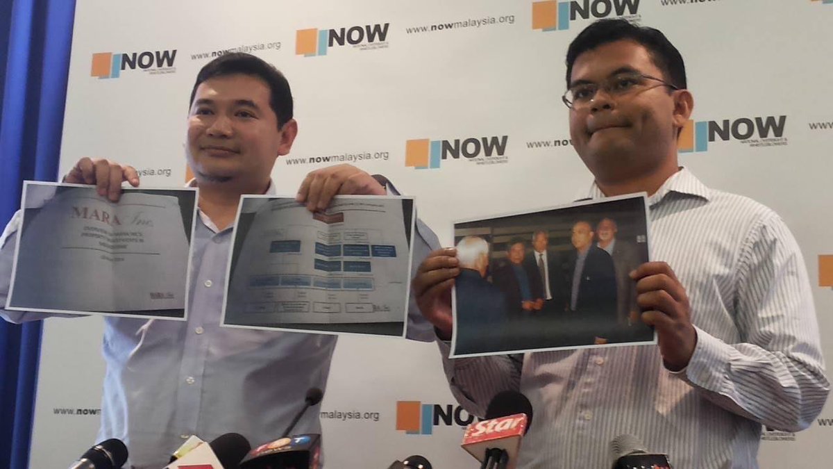 Akmal Nasir (@akmalnasir) on Twitter photo Sdr <a href="/rafiziramli/">Rafizi Ramli</a> baru sahaja mengumumkan peletakan jawatannya dan disusuli oleh Sdr <a href="/niknazmi/">🇲🇾 Nik Nazmi</a> sebagai anggota Jemaah Menteri Persekutuan.
Walaupun keputusan ini berat dan sukar diterima oleh kita semua, namun mereka tetap berpegang teguh pada prinsip dan kata-katanya. Sdr <a href="/rafiziramli/">Rafizi Ramli</a> baru sahaja mengumumkan peletakan jawatannya dan disusuli oleh Sdr <a href="/niknazmi/">🇲🇾 Nik Nazmi</a> sebagai anggota Jemaah Menteri Persekutuan.
Walaupun keputusan ini berat dan sukar diterima oleh kita semua, namun mereka tetap berpegang teguh pada prinsip dan kata-katanya.