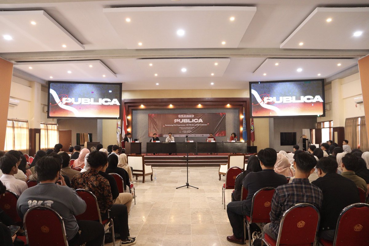 Hi Peeps! 👋🏻

Pada tanggal 22 Mei 2025 kemaren, HIMAHI UMM melaksanakan kegiatan Res-Publica lohh 🤩

Res-Publica adalah kegiatan advokasi publik yang dirancang untuk mengkaji secara kritis RUU TNI melalui pendekatan partisipatif dan reflektif.

Yuk, intip keseruan momennya! 📸