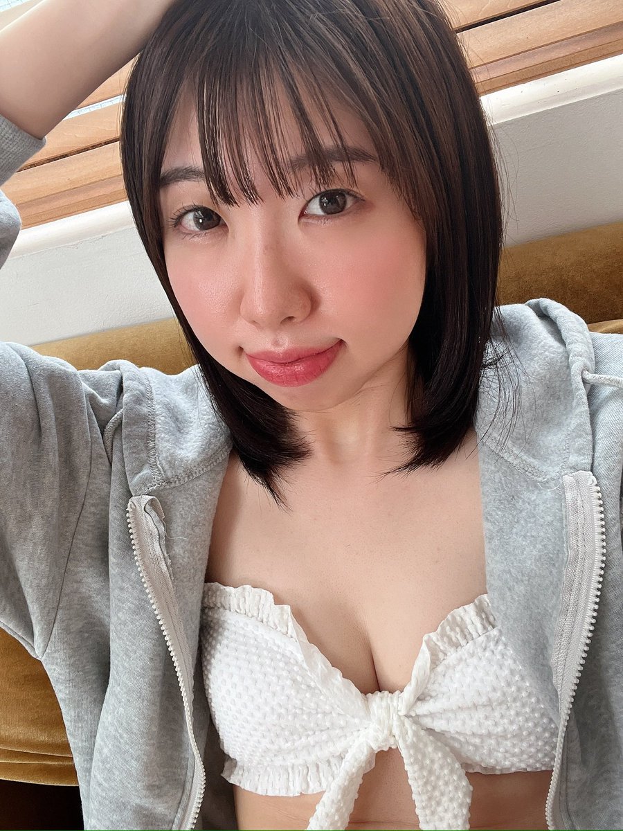 6/22(日) 💟ミスアサヒ芸能2025発表イベント
観客席で見ていただけるチケットが投票券になっています❣️

是非いとまな推しさんに見守ってもらいながら感謝の気持ちをステージ上で伝えたいので観にきていただけると嬉しいです🥹

(ゴールドプランのみらしい...)⏬
tokyolily.jp/products/missa…