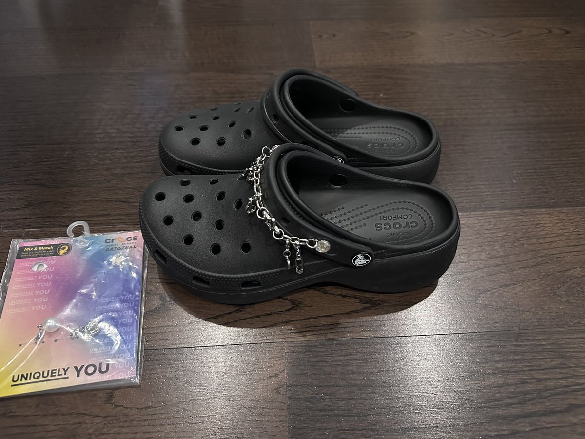 babyfairyjan's tweet photo. พร้อมส่ง ส่งต่อ รองเท้า crocs classic platform size W9 สีดำ + jibbitz charms 🎀

Price - 1500 bath (free shipping)

#crocs #crocsplatform #crocsthailand #รองเท้าcrocs #ส่งต่อcrocs #ส่งต่อรองเท้าcrocs #ส่งต่อรองเท้า #รองเท้ามือสอง #ส่งต่อเสื้อผ้า ตามหา crocs https://t.co/y70nNqABpt